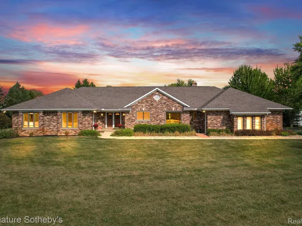 840 Eager Rd, Howell, MI 48843