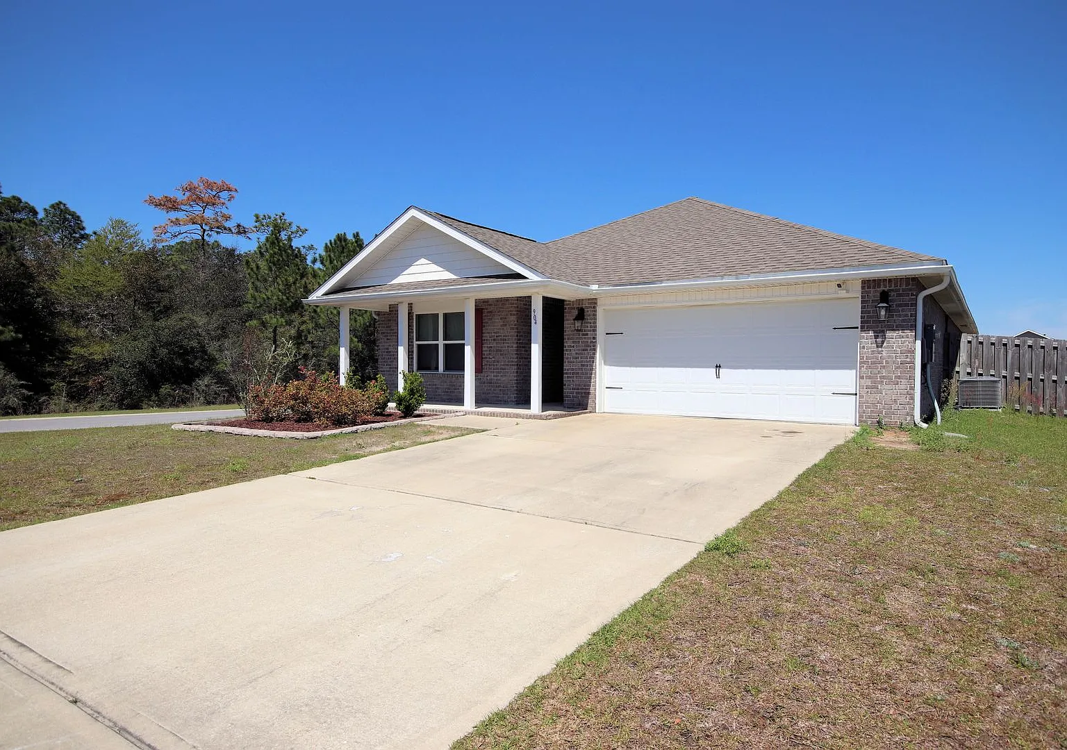 Central Crestview Location — Photo 1