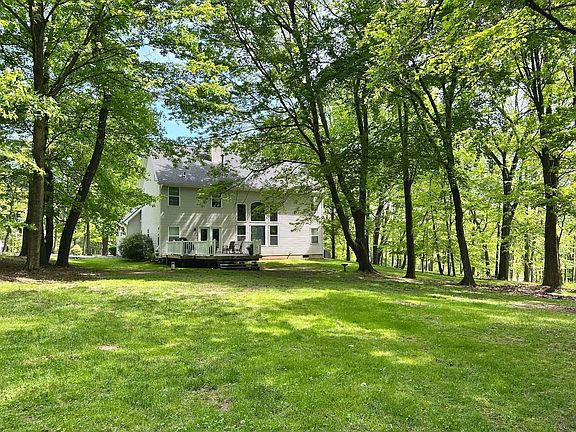 5th image of 33 Hampden Dr