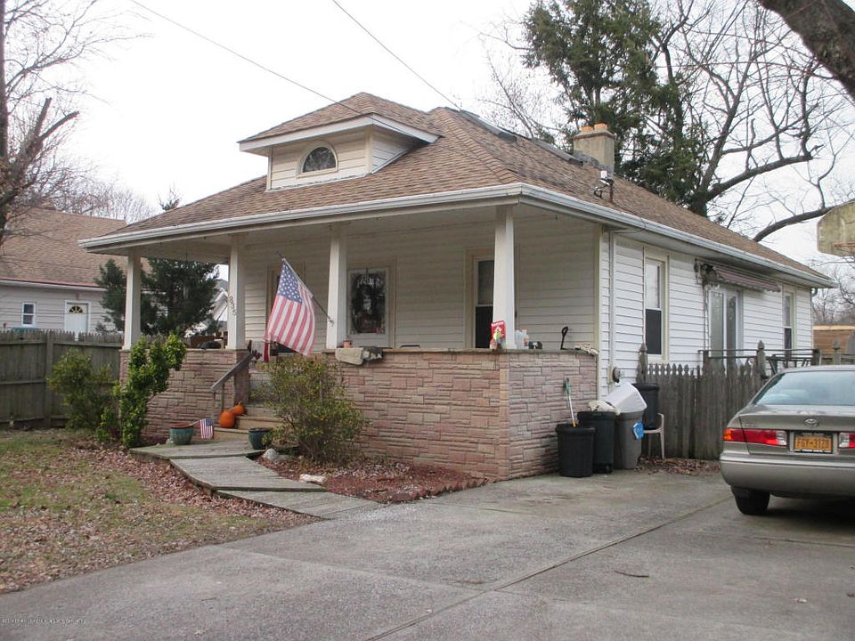 1st image of 835 Rockland Ave