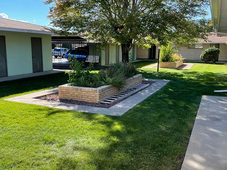 Heather Ridge - Beautiful Remodeled Apartments — Photo 25