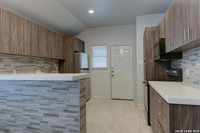6626 Woodstock Dr — Photo 7