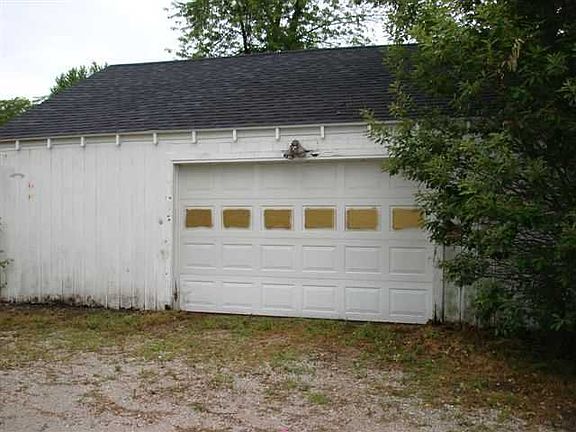 3rd image of 5626 Woodville Rd