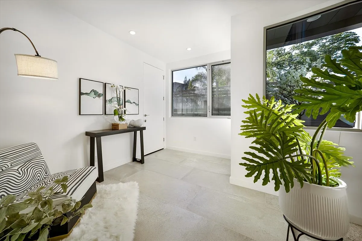4 bed, 3.5 bath, 2153 sqft, $9,000 — Photo 4