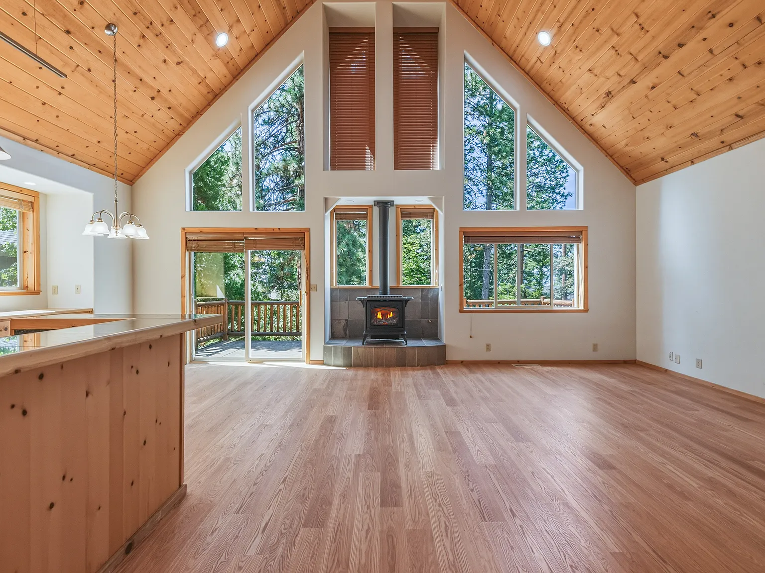 3 bed, 2002 sqft, $4,500 — Photo 4
