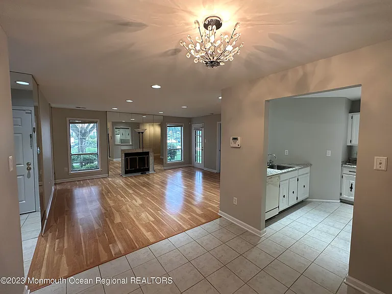 143 Tanglewood Pl — Photo 3