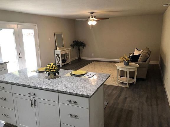 5th image of 4209 Mayflower Dr
