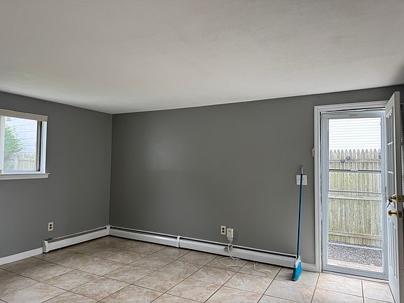 3rd image of 1 Powell St APT 1