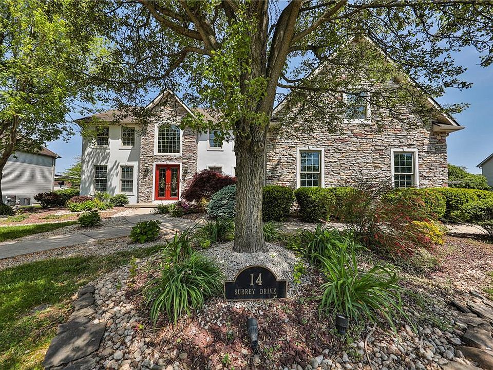 1st image of 14 Surrey Dr