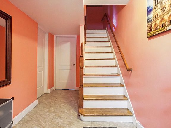 5th image of 2733 Hone Avenue