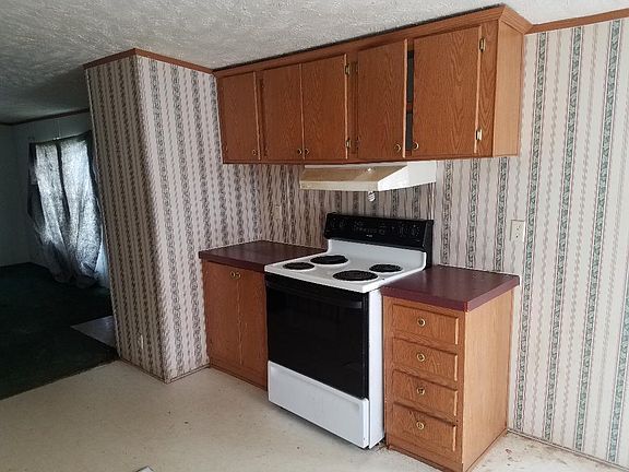 3rd image of 110 Hoston Dr