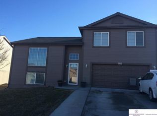 18719 Cinnamon St, Omaha, NE 68135