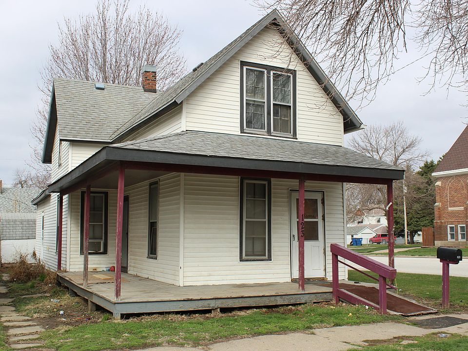 1st image of 123 N 2nd St