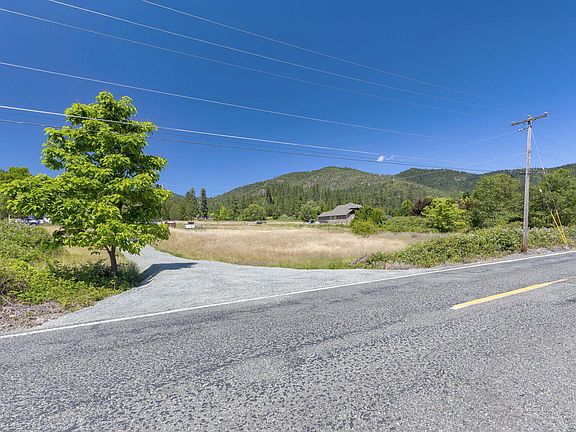 3rd image of 476 NW Scenic Dr