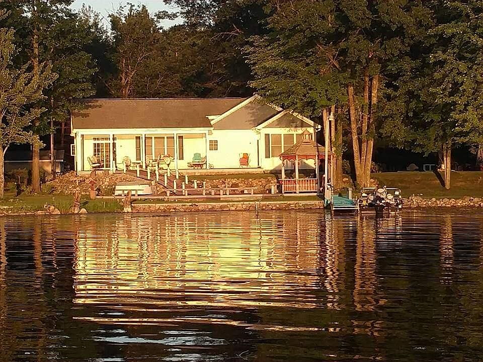 2549 Lakeshore Dr Gladwin, MI, 48624 Apartments for Rent Zillow