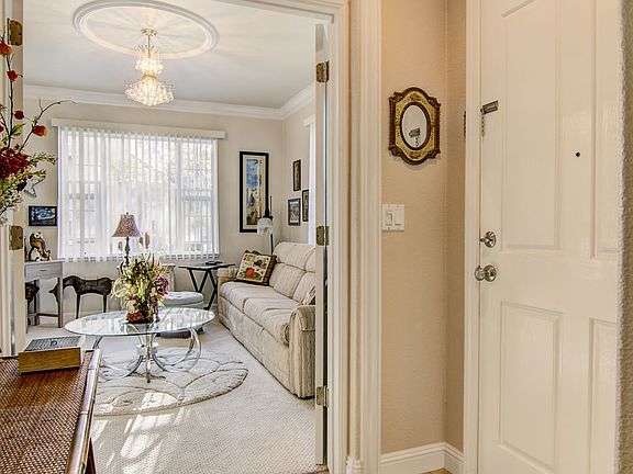 3rd image of 93 Talmont Cir