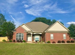 290 Valley Vista Dr, Tupelo, MS 38801