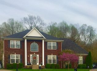 4709 Holly Forest Ct, Louisville, KY 40245