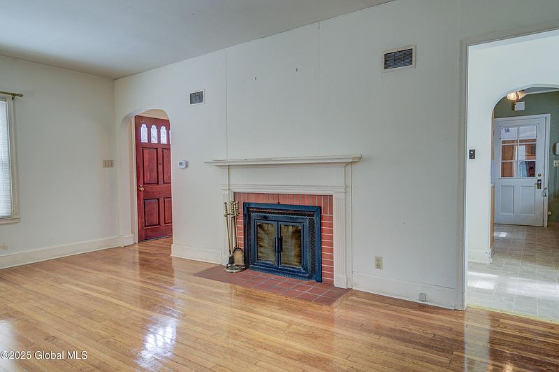 3rd image of 40 Newman Street