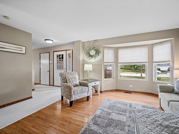 4th image of 1113 Annandale Dr