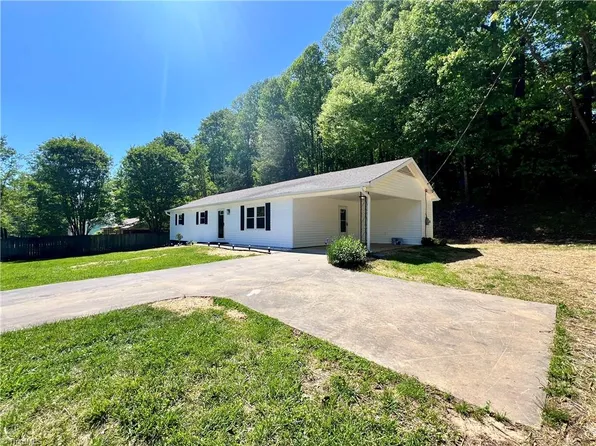 276 Country Club Rd, Wilkesboro, NC 28697