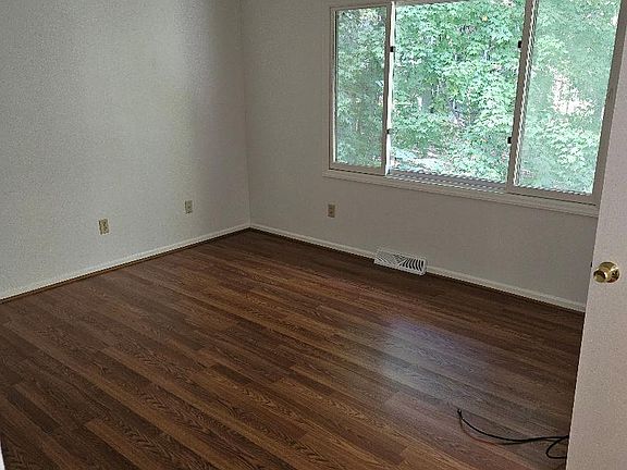 4th image of 2 Mayfair Pl