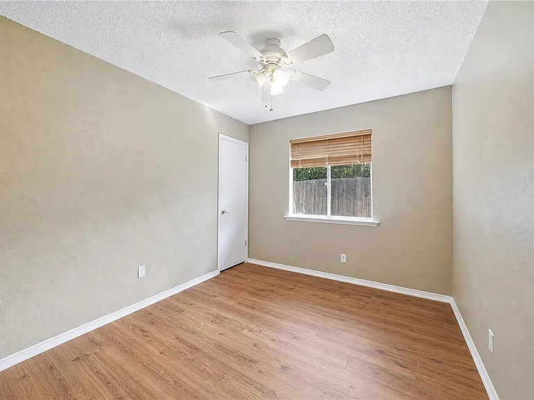 1107 Winecup Cir — Photo 16