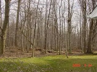 9220 Creekwood Dr, Mentor, OH 44060