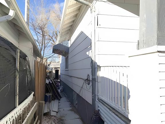 3rd image of 1225 Clark St