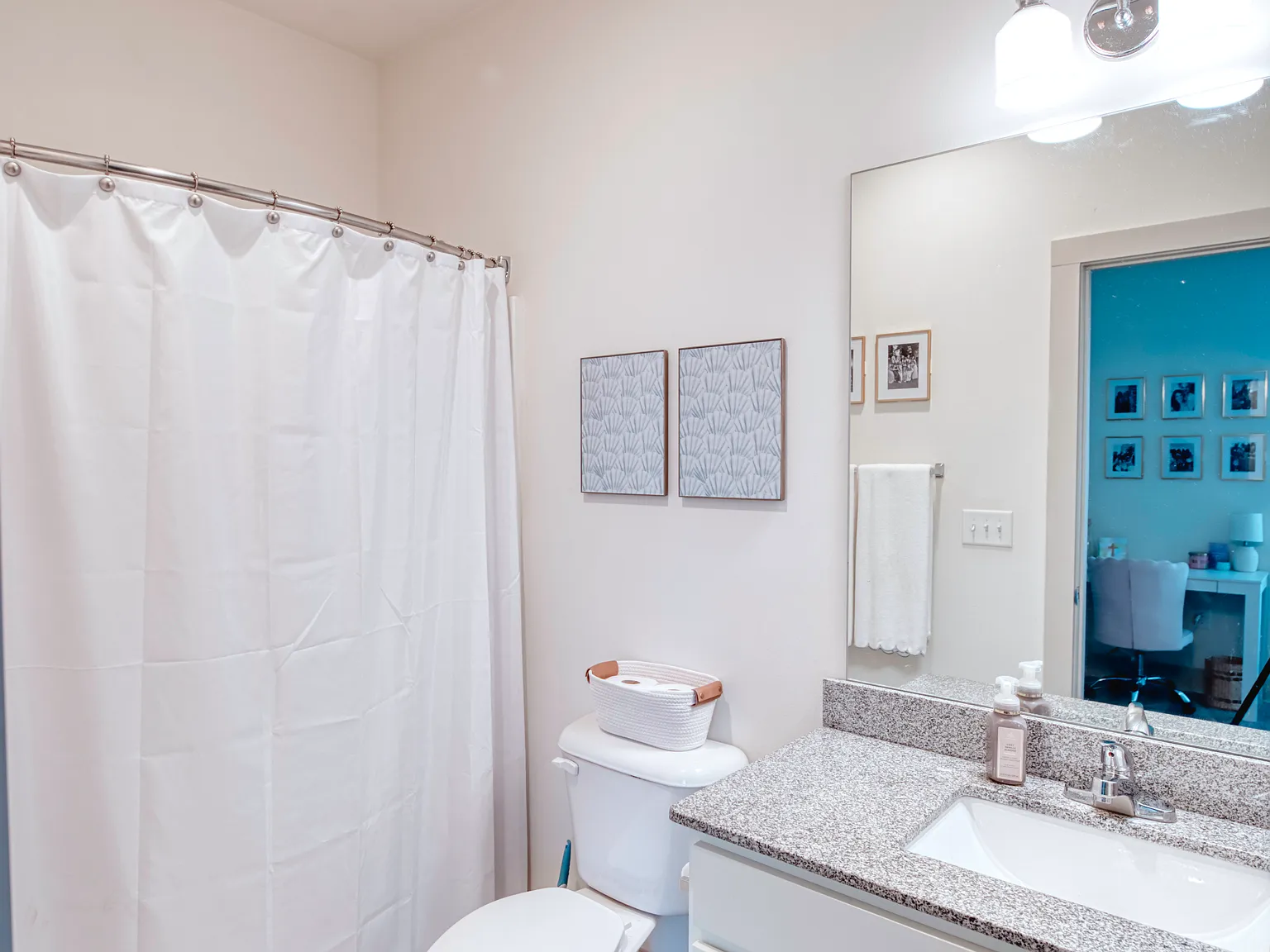 3 bed, 3.5 bath, 1500 sqft, $3,240 — Photo 3