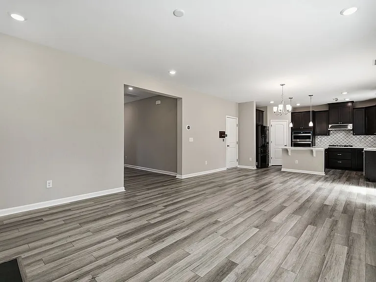 313 Summer Ranch Dr — Photo 5