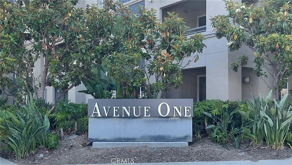 2 bed, 1274 sqft, $3,600 — Photo 2