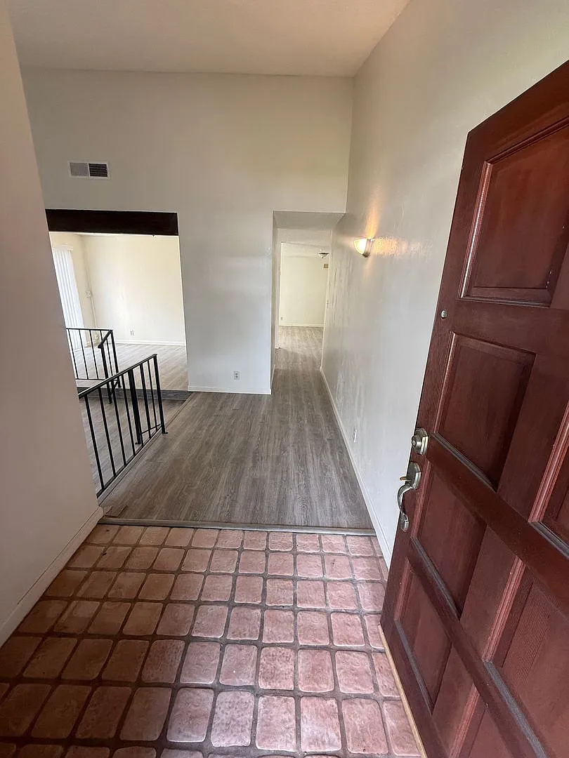 Spacious 4-Bedroom Home in Northeast Bakersfield — Photo 4