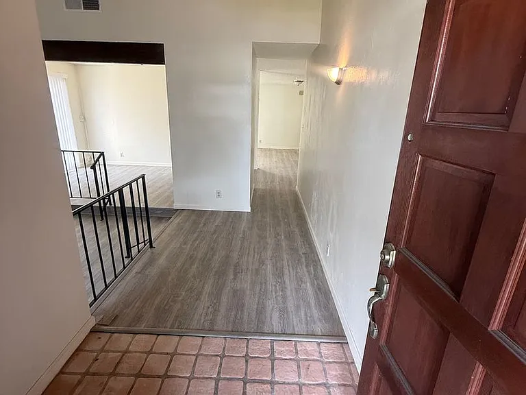 3012 Catalina Dr — Photo 4