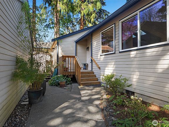 2nd image of 2813 Aberdeen Court SE