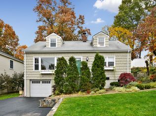 1334 Raleigh Rd, Mamaroneck, NY 10543