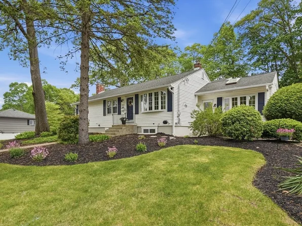 35 Alpine St, Millbury, MA 01527