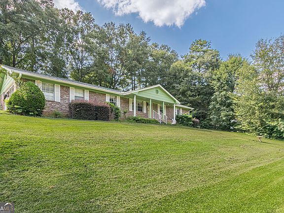 5th image of 15 Highlane Dr