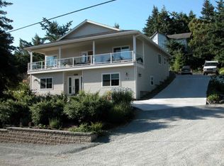 2519 17th St, Anacortes, WA 98221