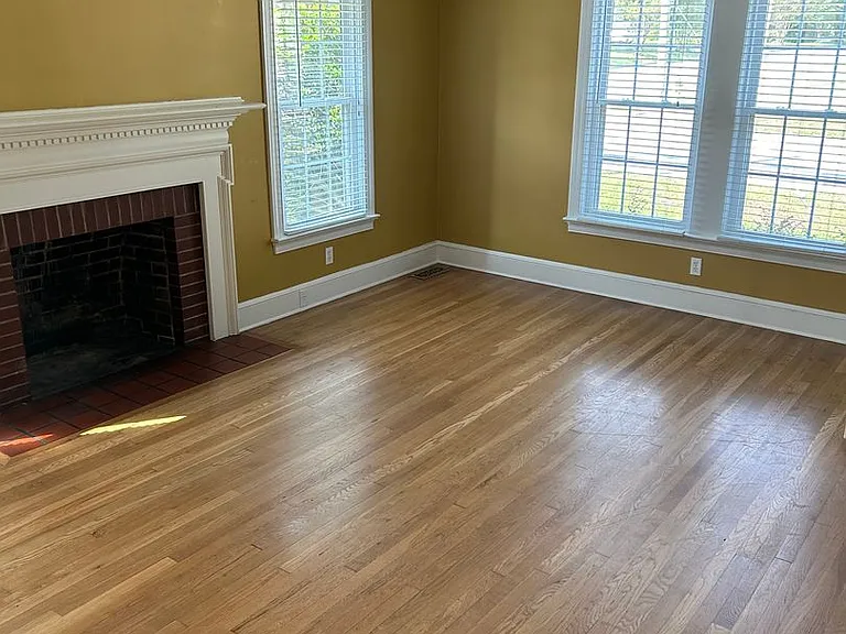 900 Laurel St — Photo 16
