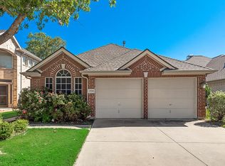 1928 Canterbury Dr, Bedford, TX 76021