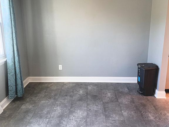 5th image of 8024 Cross Creek Dr