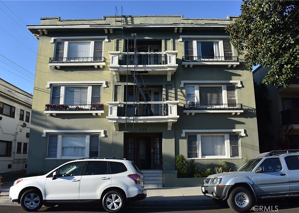 1st image of 425 E 4th St