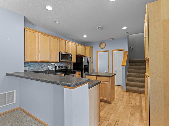 4th image of 1877 Sandcherry Ct NW