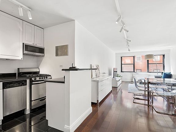 4th image of 200 E 27th St APT 5B