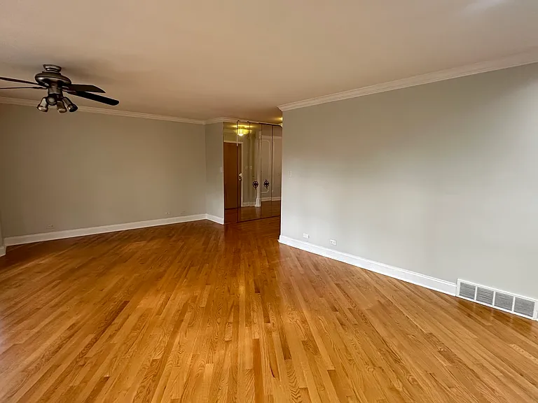 5717 N Saint Louis Ave #2 — Photo 5