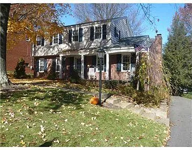 114 Laurelwood Dr photo 1