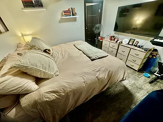 Rented by R New York