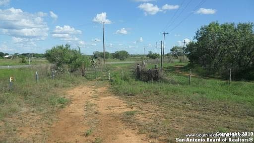 3rd image of 796 S Highway 16
