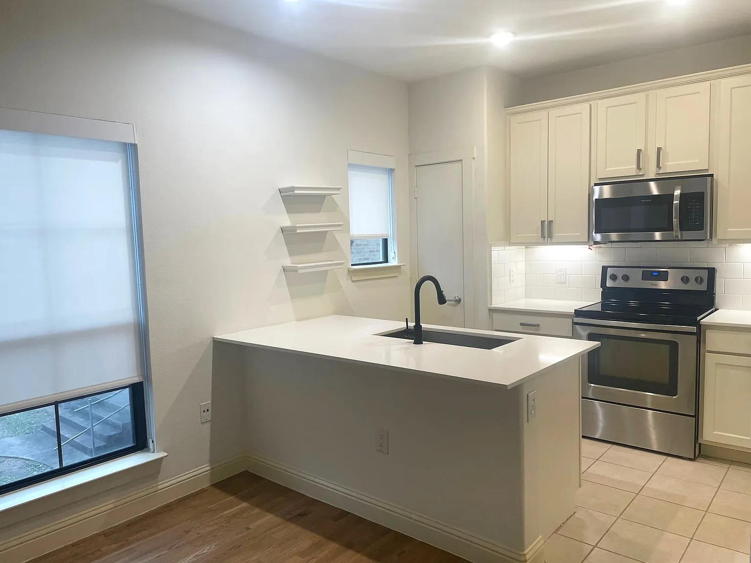 2 bed, 2.0 bath, 1023 sqft, $1,950 — Photo 4